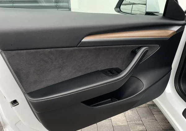 Tesla Model 3 cena 125900 przebieg: 33000, rok produkcji 2021 z Żmigród małe 631
